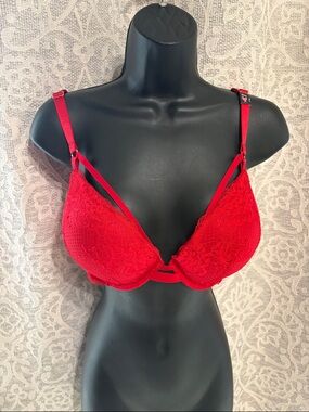 Victoria’s Secret 36 DD Cert sexy Red Lace Strappy Push-Up Bra - NWT
